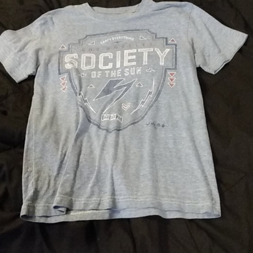 Shirts - Picture 2 of 7